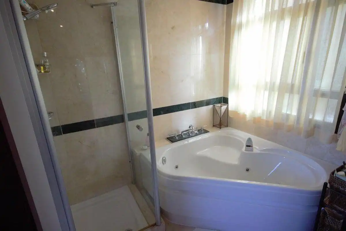 Casa con piscina en alquiler en N/A 14C, imagen 12