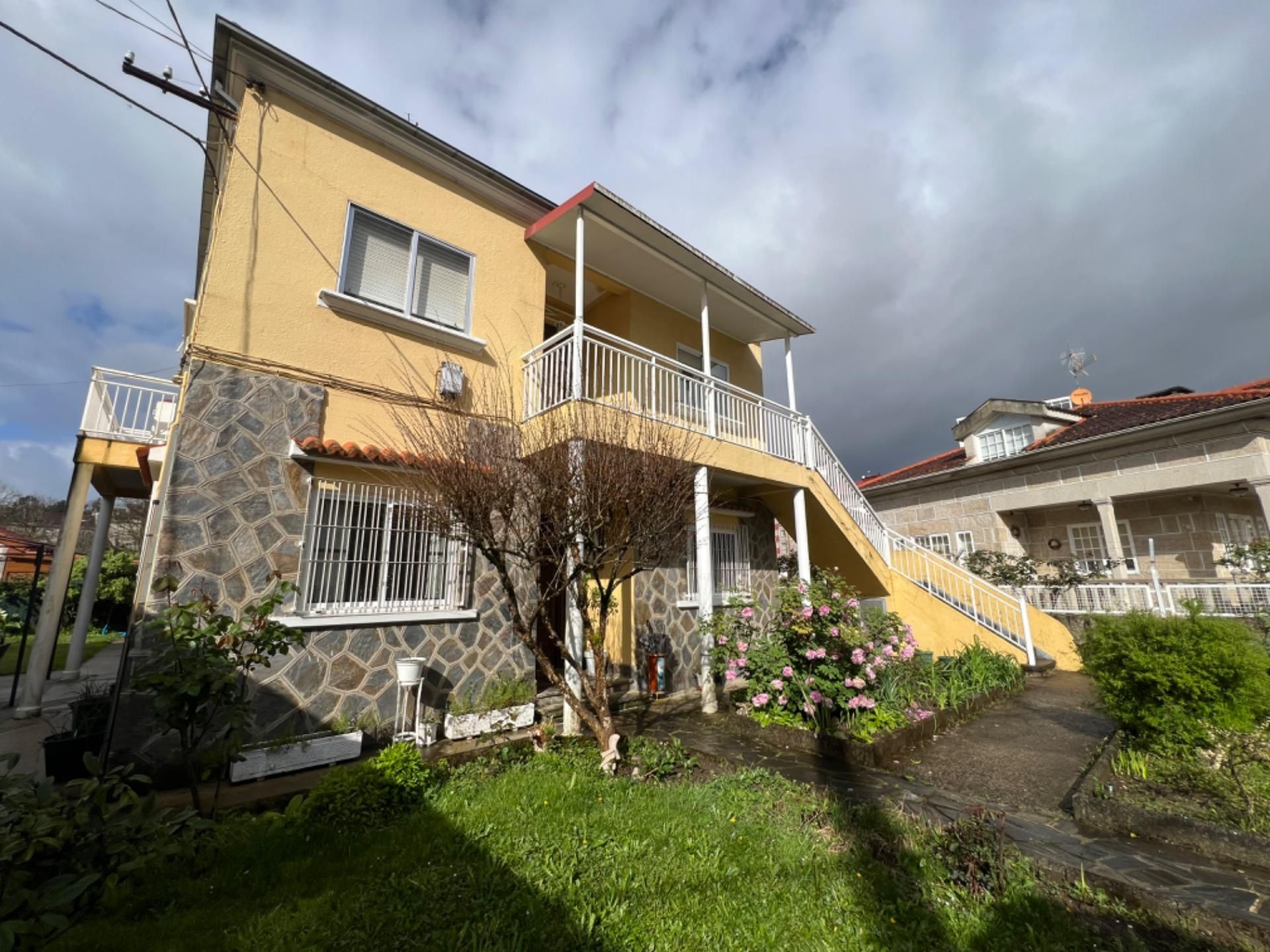 Exterior view of House or chalet for sale in O Carballiño    with Heating, Private garden and Terrace