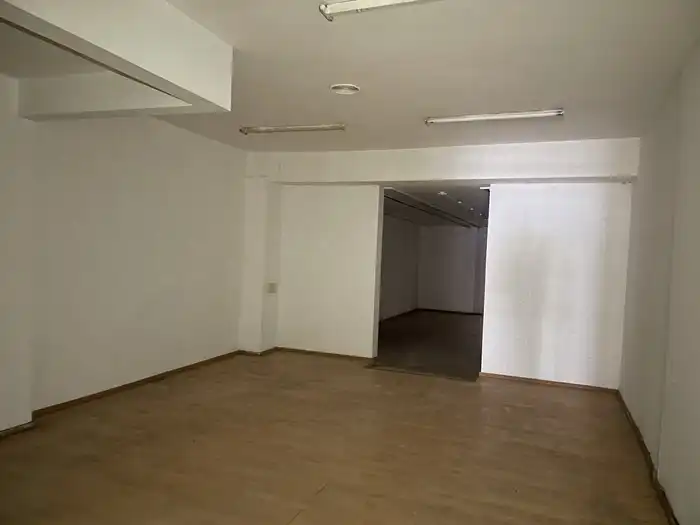 Local comercial en venda a Calle Covadonga 30, imagen 8