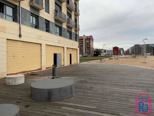 Local comercial en Alquiler en Calle los Aluches en La Lastra