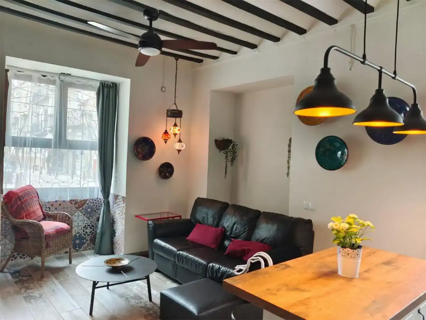 Sala d'estar de Apartament de lloguer en Jaén amb Aire condicionat i Moblat