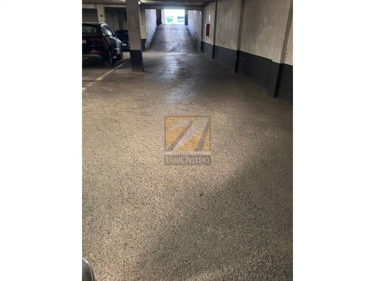 Parking de Piso en venta en Oviedo  con Calefacción, Parquet y Terraza
