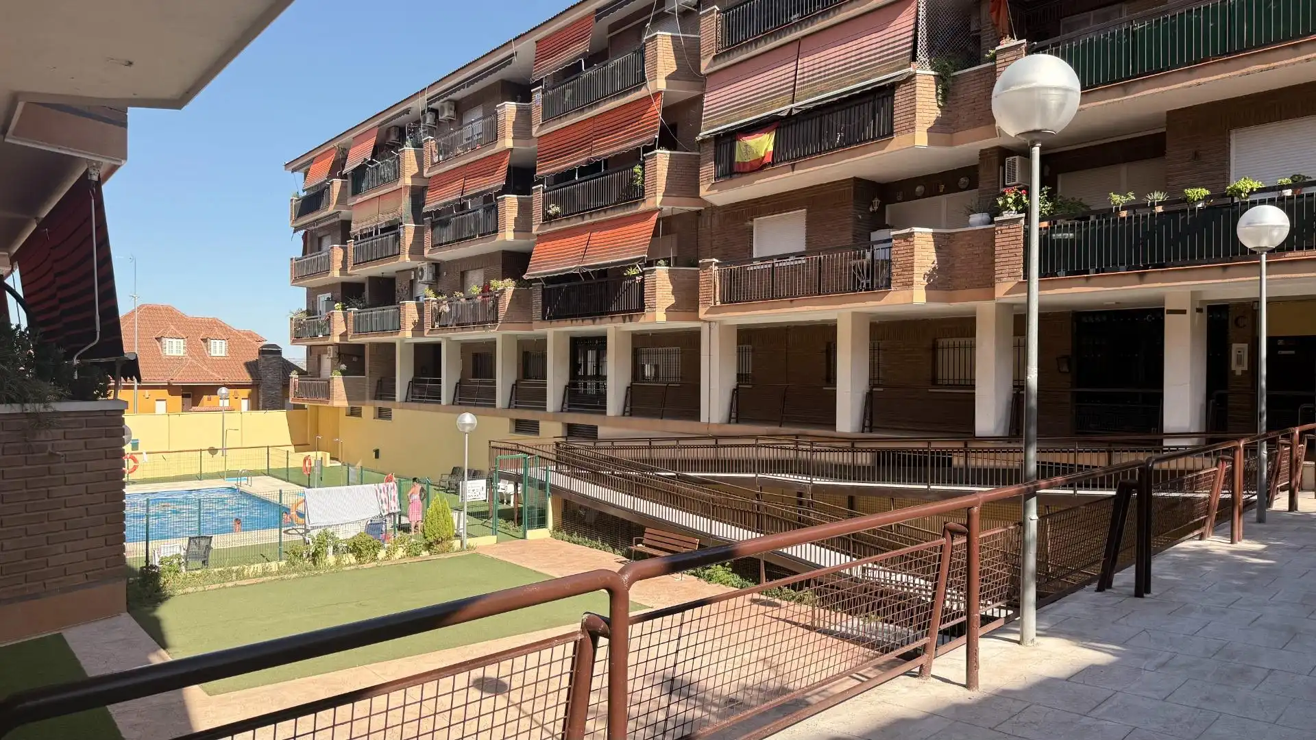 Vista exterior de Pis en venda en Ciempozuelos amb Jardí privat, Parquet i Traster