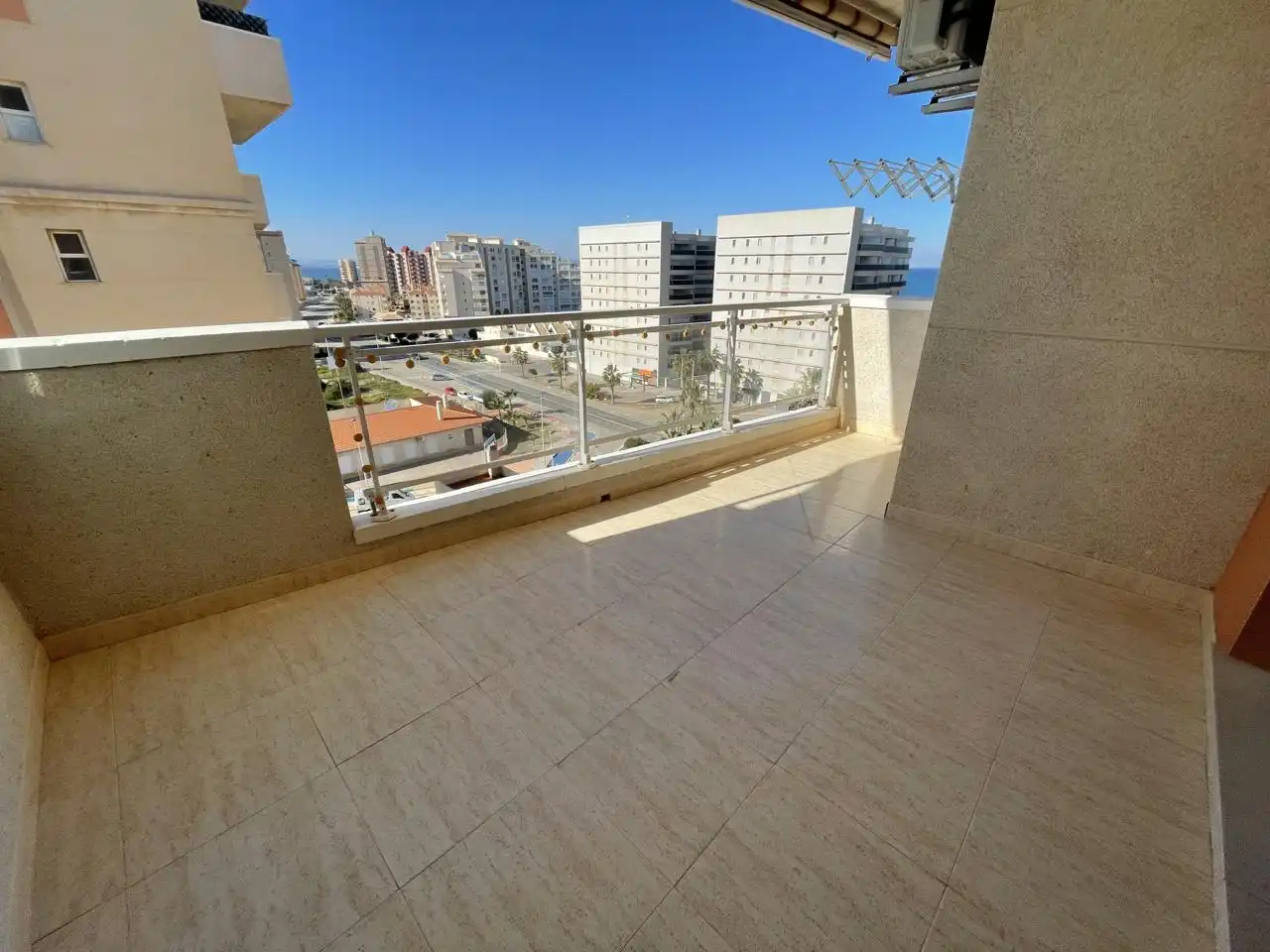 Terraza de Apartamento en venta en La Manga del Mar Menor con Aire acondicionado, Jardín privado y Terraza