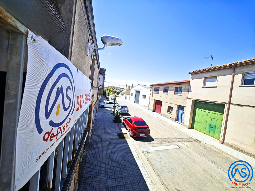 Vista exterior de Casa o xalet en venda en Gallur amb Jardí privat, Terrassa i Traster