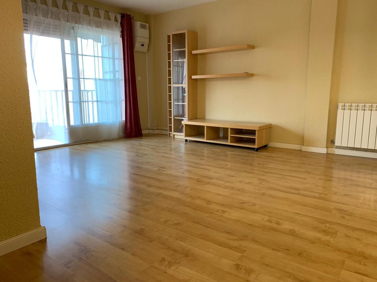 Living room of Flat to rent in Alcalá de Henares  with Air Conditioner, Heating and Terrace