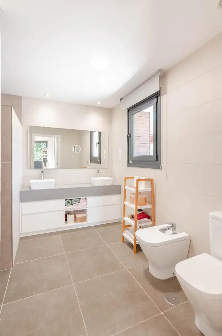 Baño de Casa o chalet en venta en Siero con Aire acondicionado, Calefacción y Jardín privado