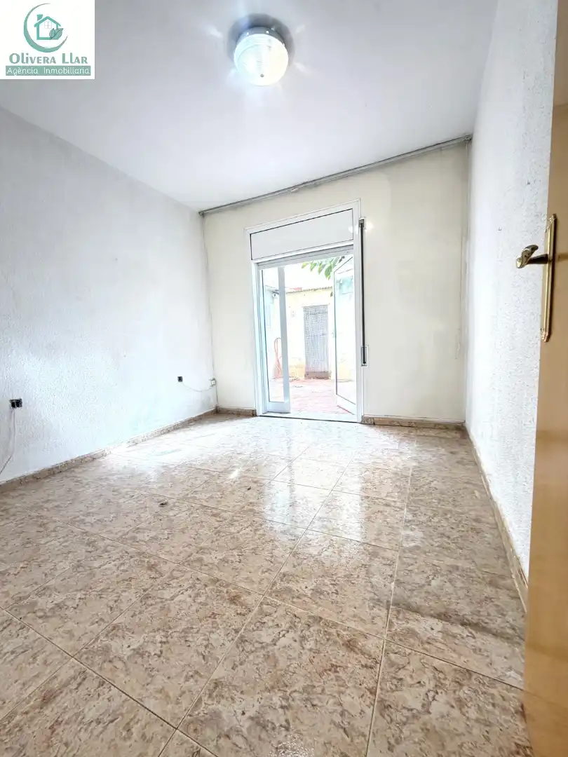 Dormitori de Planta baixa en venda en Viladecans amb Aire condicionat, Terrassa i Traster