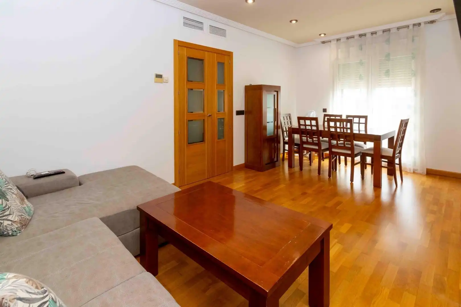 Sala de estar de Piso en venta en Badajoz con Calefacción, Parquet y Trastero