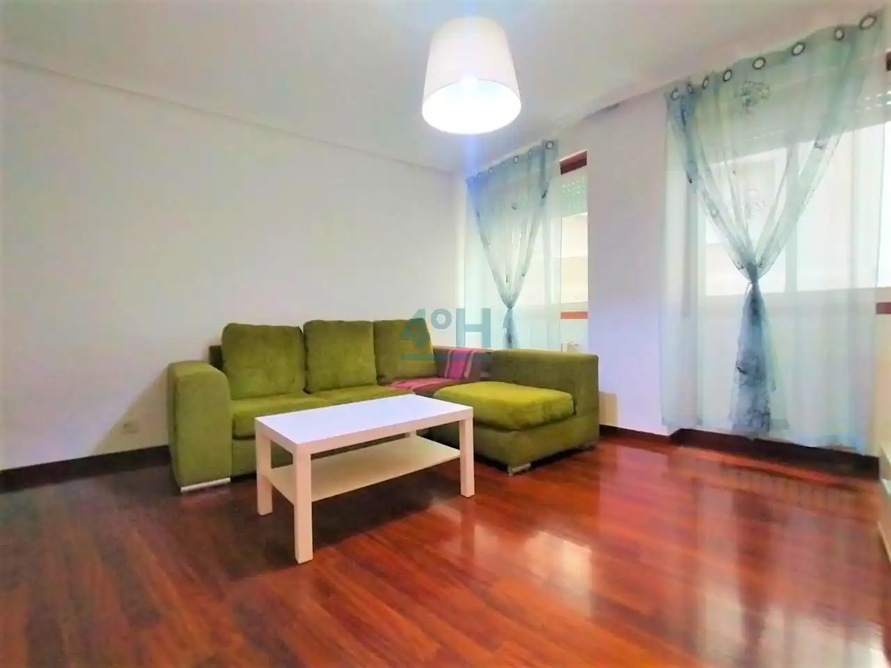 Living room of Apartments for rent in Ourense Capital   with Heating, Storage room and Furnished