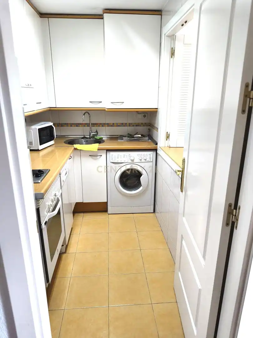Cuina de Apartament en venda en Madrid amb Balcó