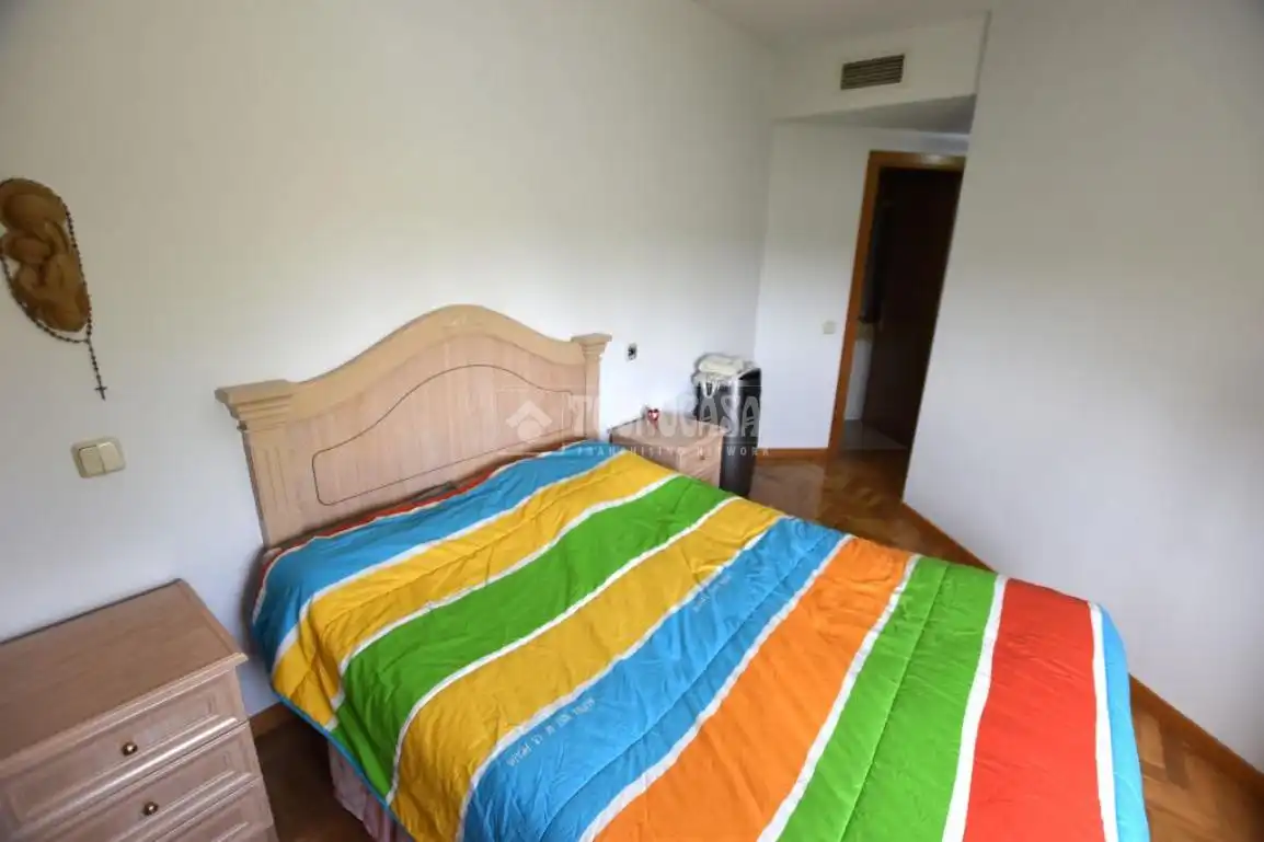 Bedroom of Flat for sale in Getafe  with Air Conditioner, Heating and Parquet flooring