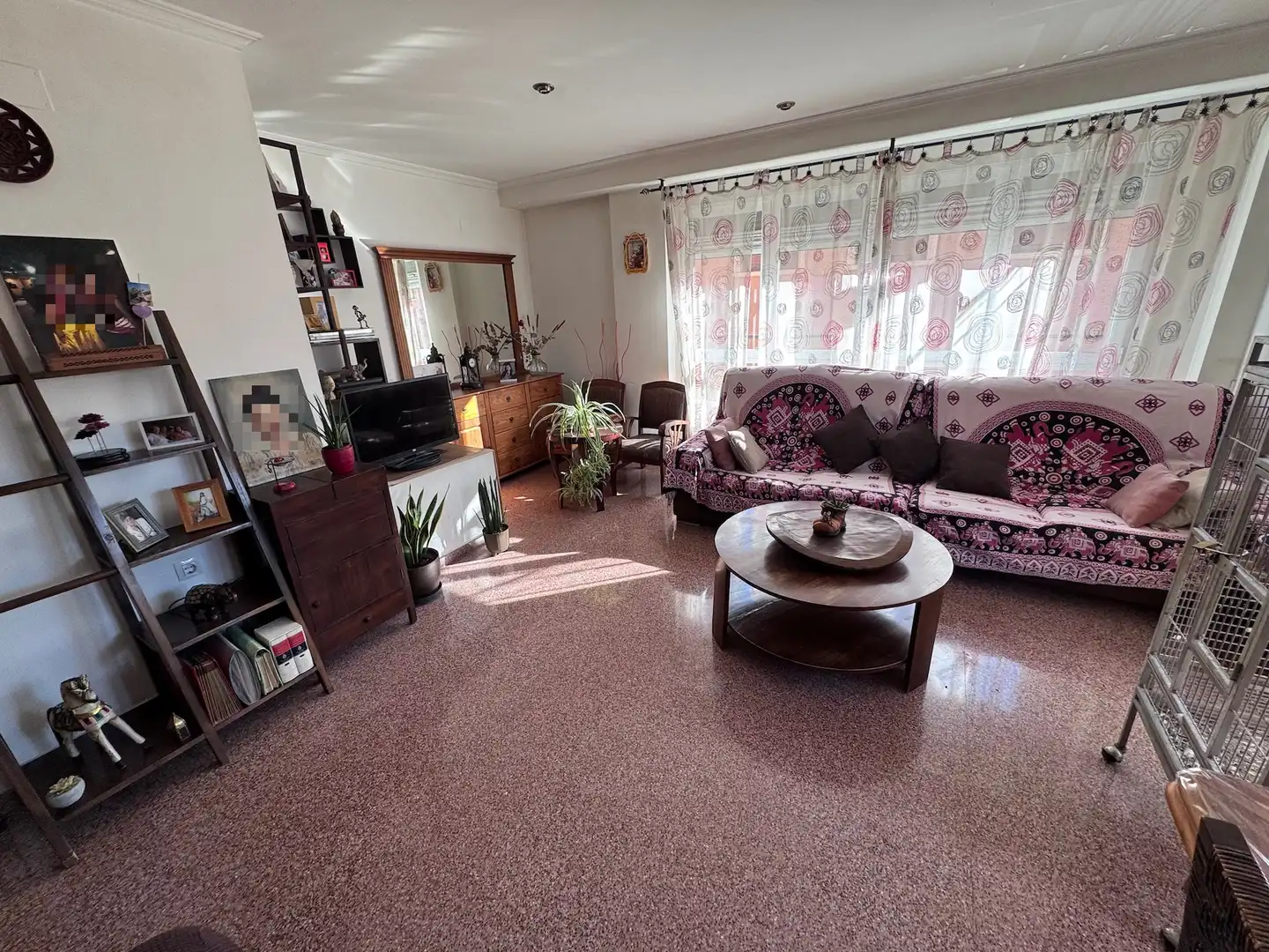 Wohnzimmer von Einfamilien-Reihenhaus zum Verkauf in Villena mit Heizung, Terrasse und Abstellraum
