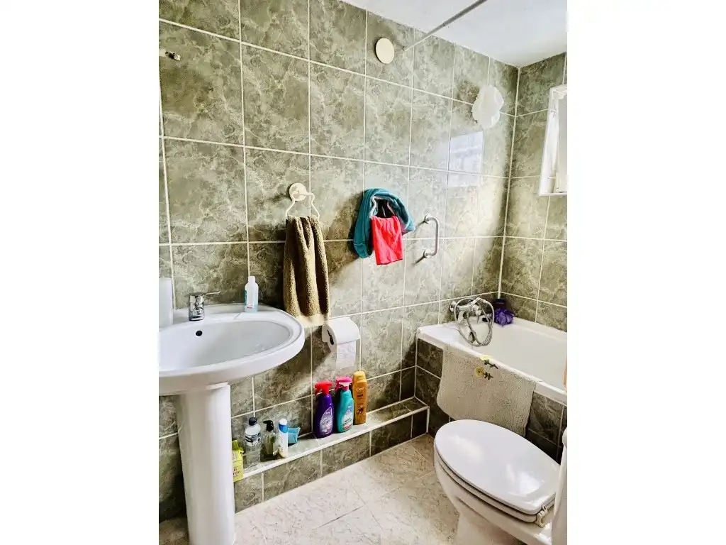 Badezimmer von Country house zum Verkauf in Iznájar mit Klimaanlage, Terrasse und Schwimmbad
