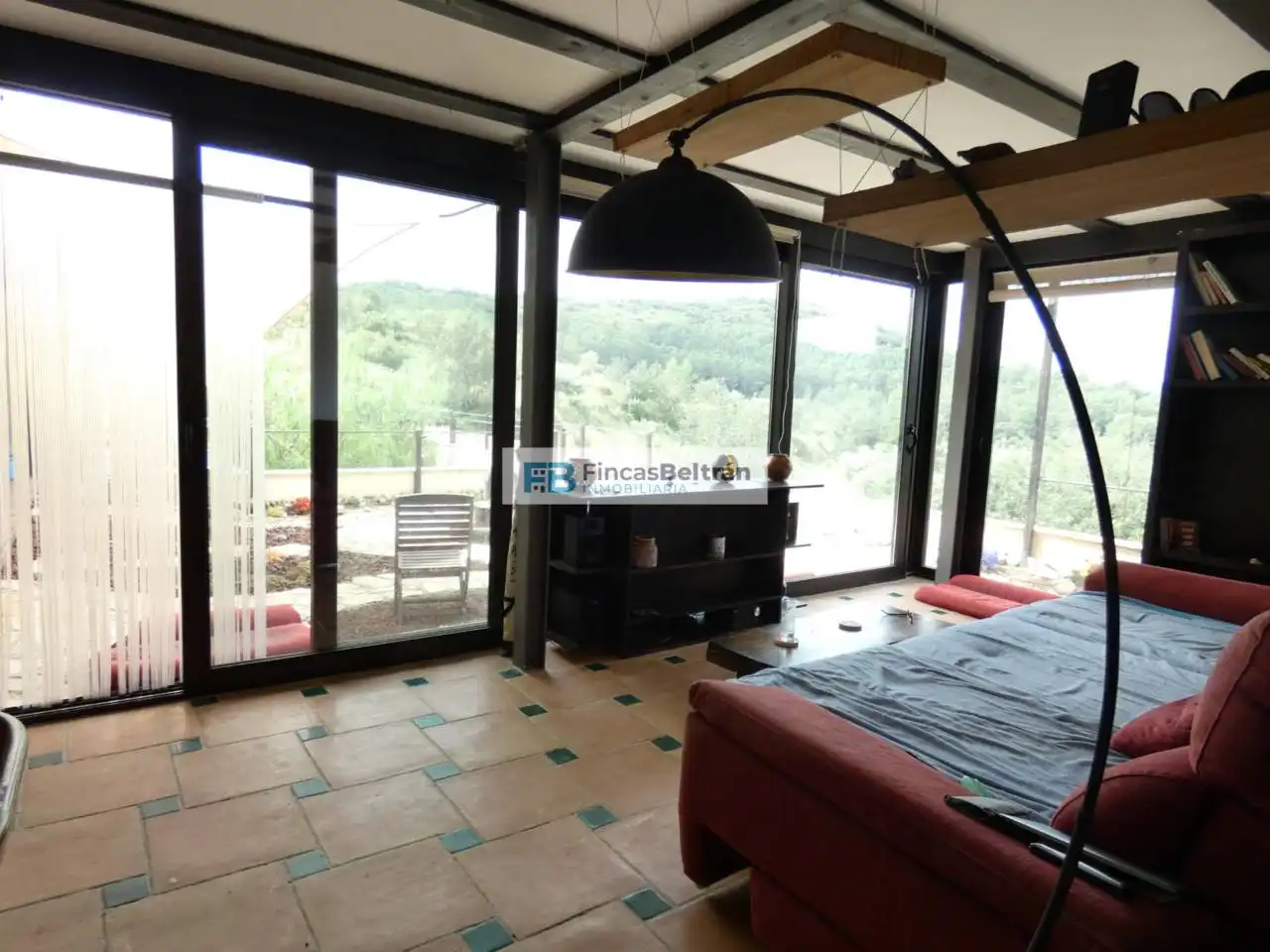 Sala d'estar de Casa o xalet en venda en Cervera del Maestre amb Calefacció, Jardí privat i Terrassa