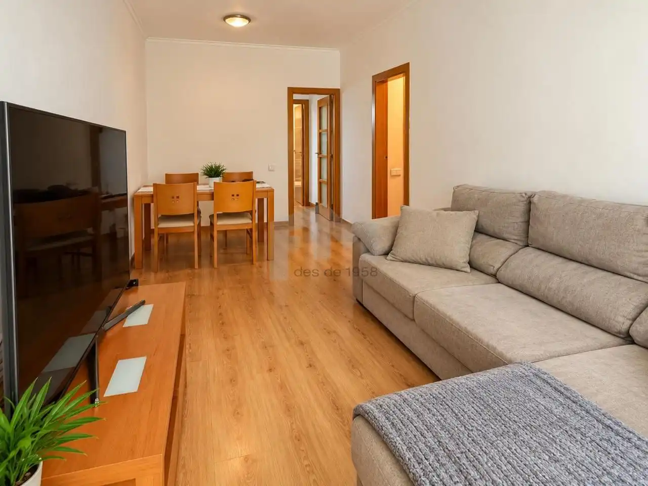 Piso con ascensor en venta en calle dels Ferrocarrils Catalans, imagen 2