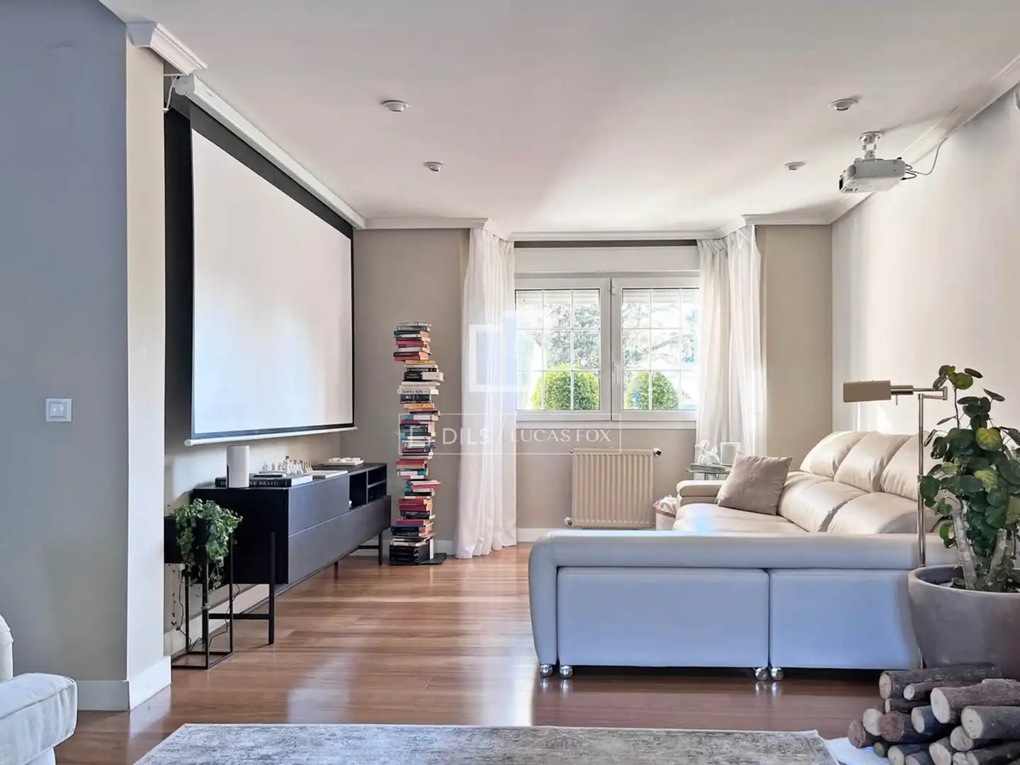 Sala de estar de Casa o chalet en venta en Majadahonda con Aire acondicionado, Jardín privado y Parquet