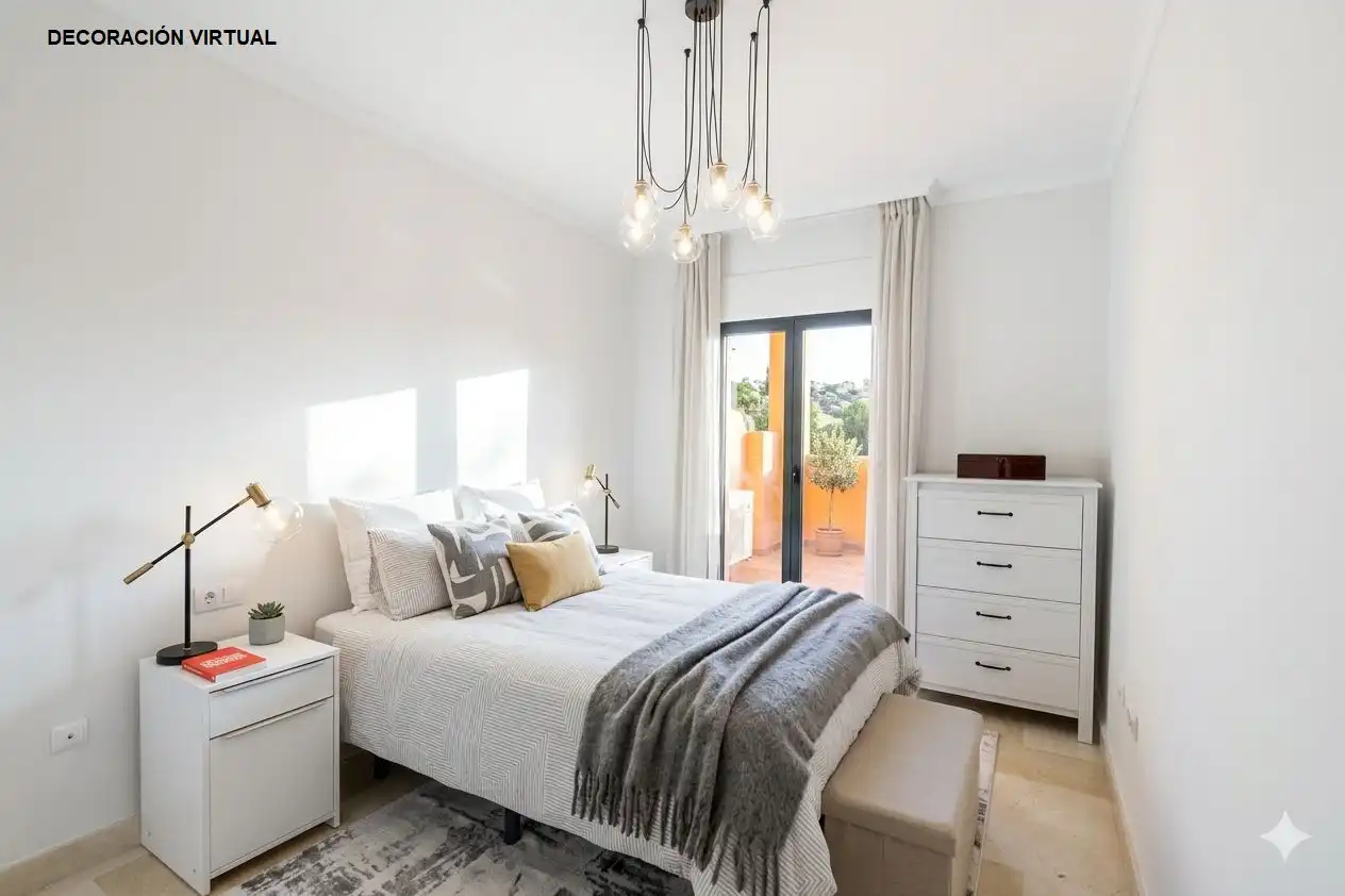 Schlafzimmer von Wohnungen zum Verkauf in Marbella mit Klimaanlage, Heizung und Privatgarten