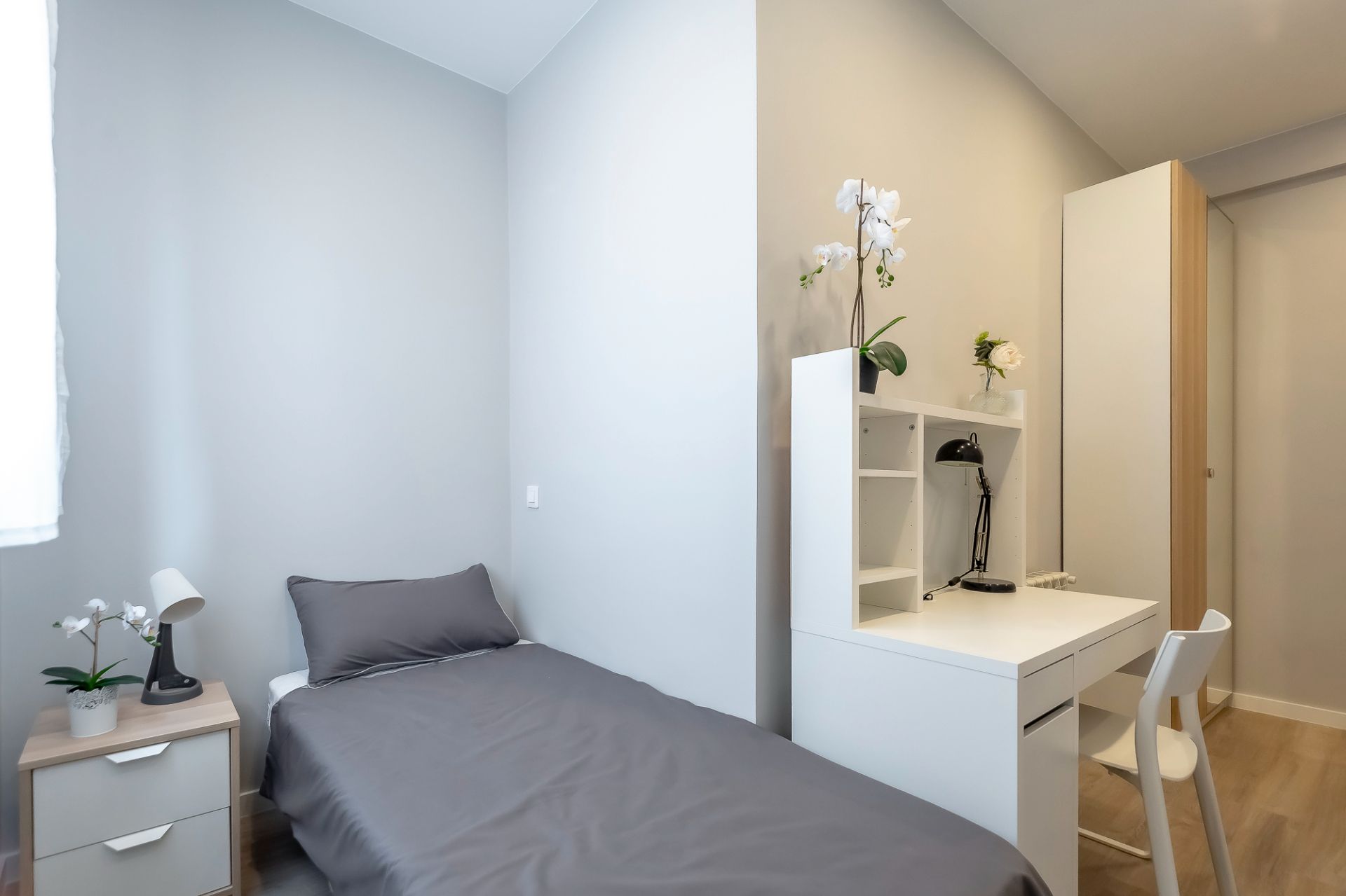 Bedroom of Flat to share in  Madrid Capital  with Air Conditioner, Heating and Storage room