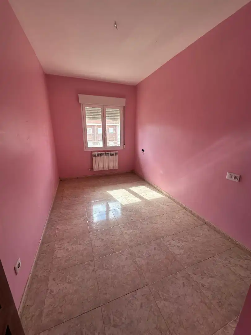 Habitación de Piso en venta en Alfaro con Calefacción y Balcón