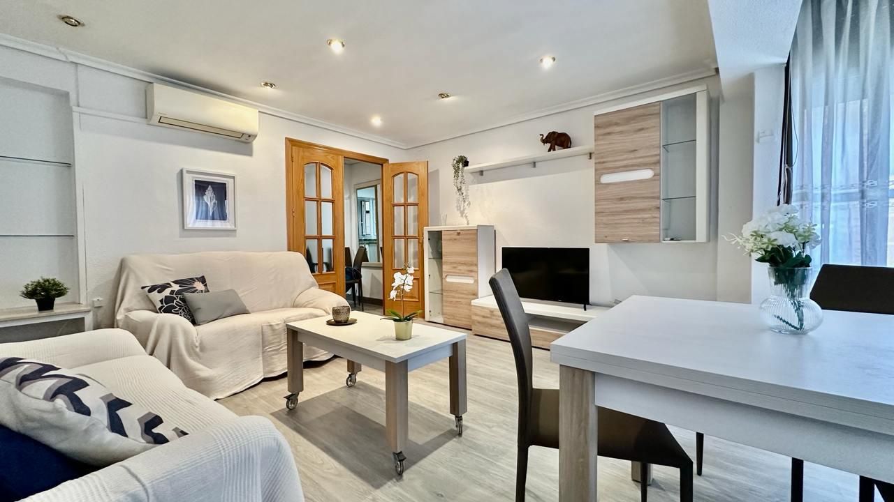 Living room of Flat to rent in Castellón de la Plana / Castelló de la Plana  with Heating, Furnished and Oven