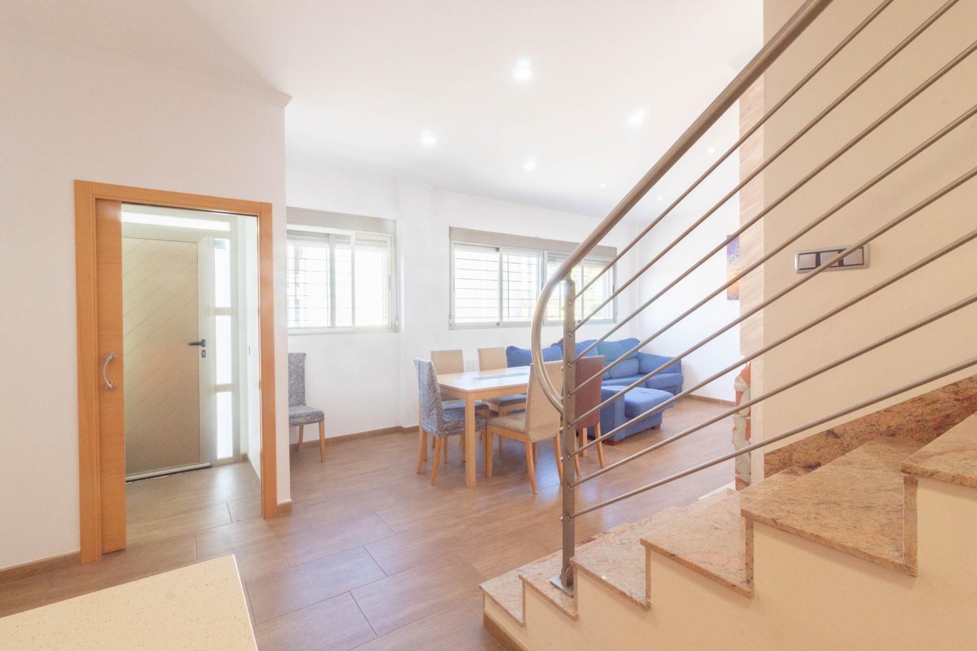 House or chalet for sale in Casinos  with Air Conditioner, Heating and Balcony