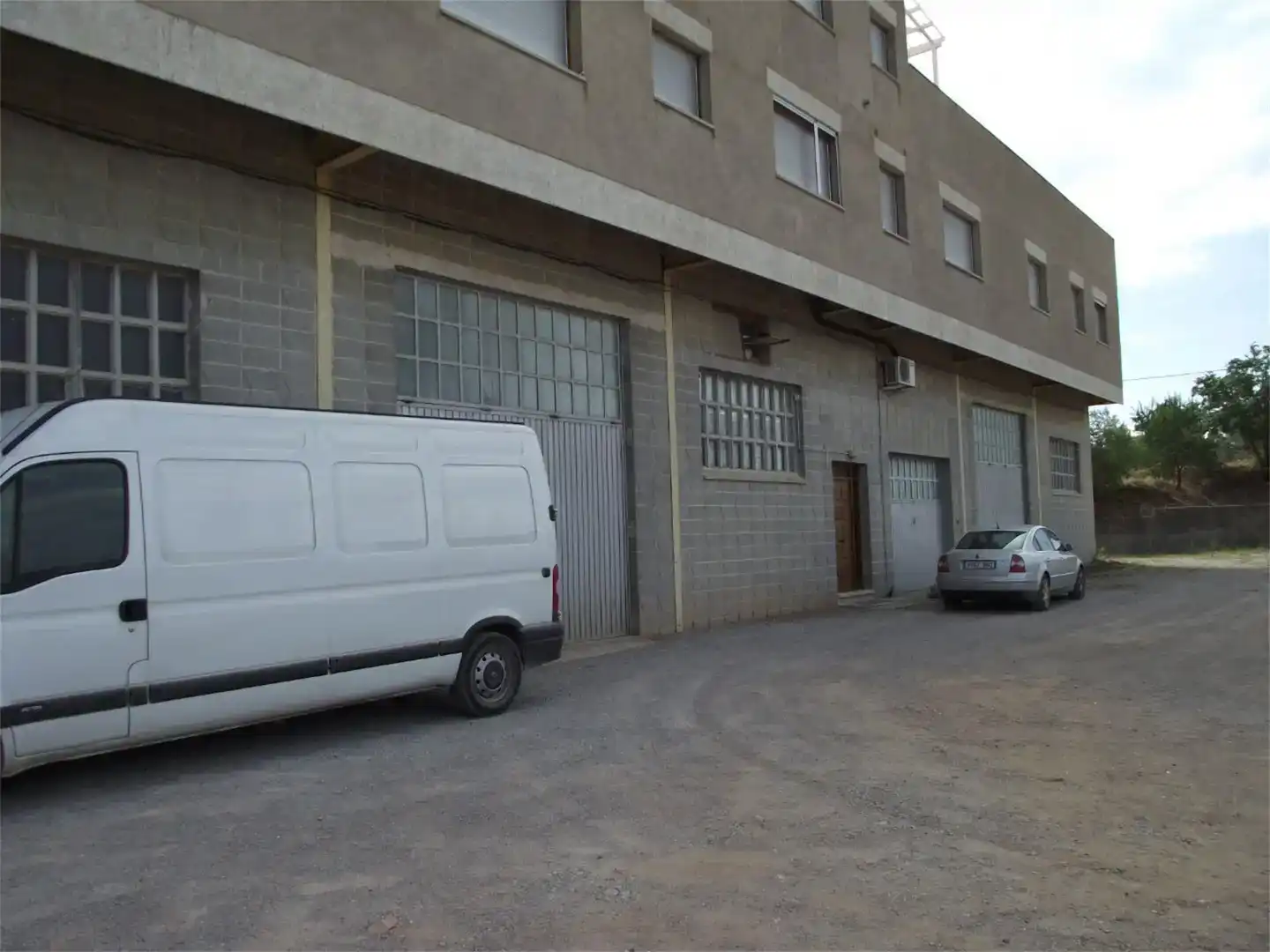 Außenansicht von Fabrikhallen zum Verkauf in Sant Feliu de Codines