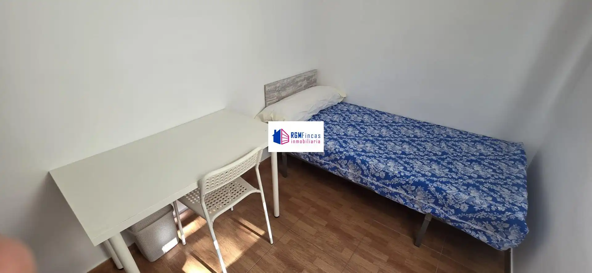 Habitación de Piso de alquiler en Sevilla con Aire acondicionado y Amueblado