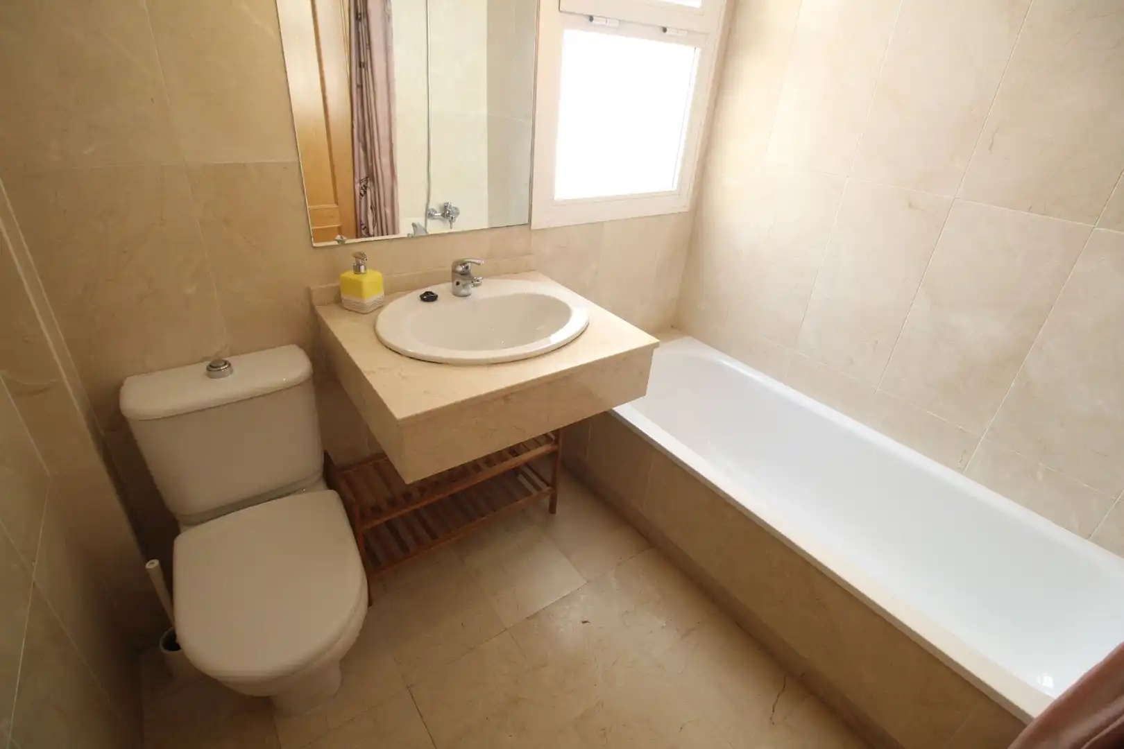 Badezimmer von Wohnung zur Miete in Málaga mit Klimaanlage, Heizung und Möbliert