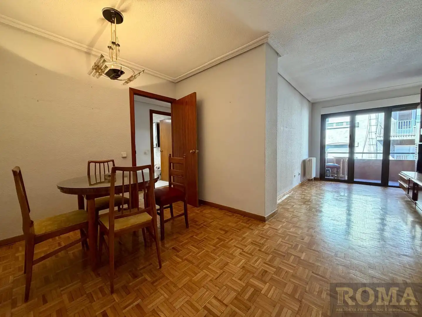 Bedroom of Flat for sale in Salamanca  with Heating, Parquet flooring and Balcony