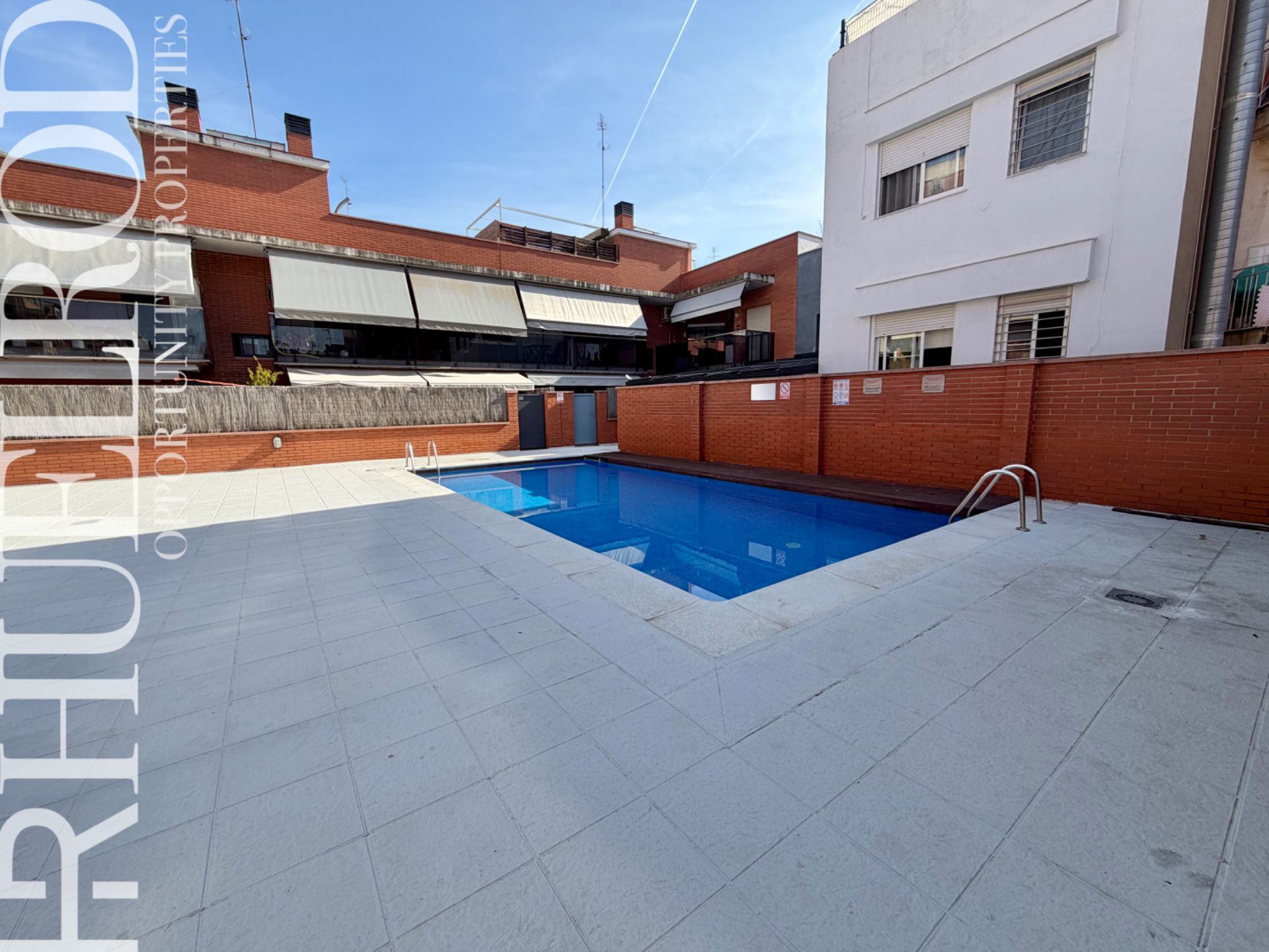 Piscina de Piso en venta en Badalona con Aire acondicionado, Calefacción y Parquet