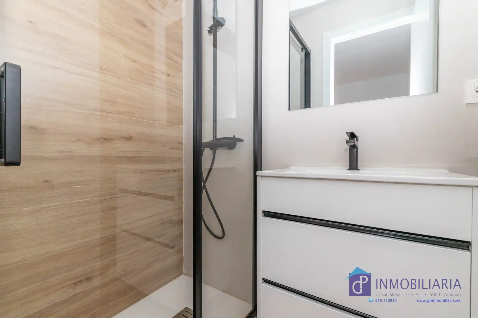 Flat for sale in Calle de Santiago, Alfonso
