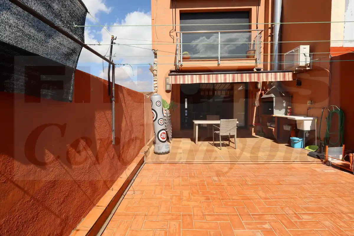 Terrassa de Casa adosada en venda en Cerdanyola del Vallès amb Aire condicionat, Calefacció i Terrassa