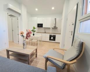 Living room of Flat to rent in  Madrid Capital  with Air Conditioner, Heating and Parquet flooring