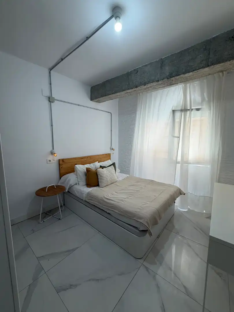 Habitación de Piso para compartir en Granada con Amueblado, Horno y Lavadora