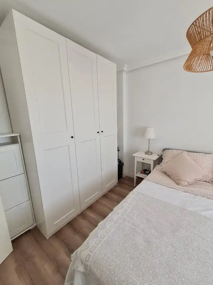 Bedroom of Flat for rent in  Sevilla Capital  with Air Conditioner and Balcony