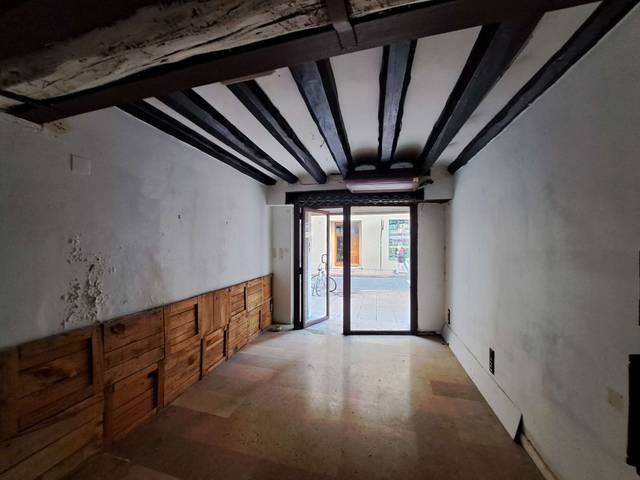 Local comercial en Alquiler en mayor en Alfonso