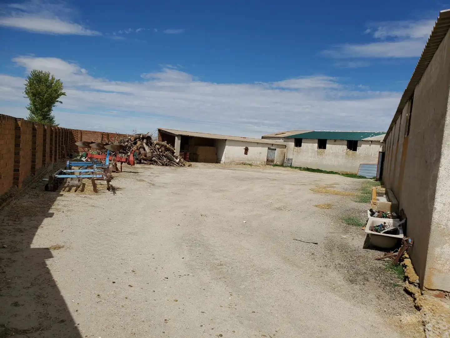 Vista exterior de Trastero en venta en Sinlabajos