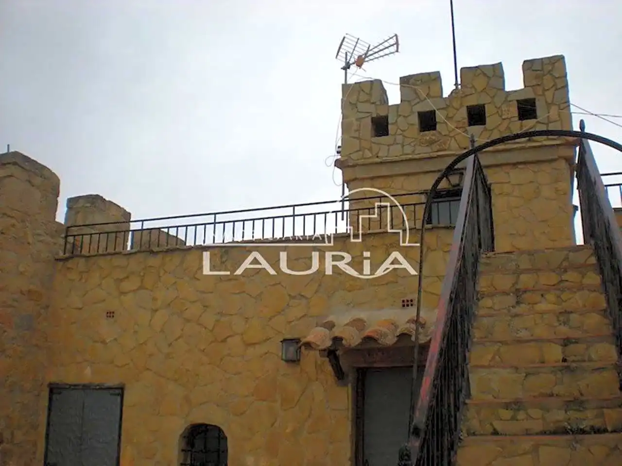Exterior view of Houses for sale in Alpuente  with Air Conditioner and Terrace