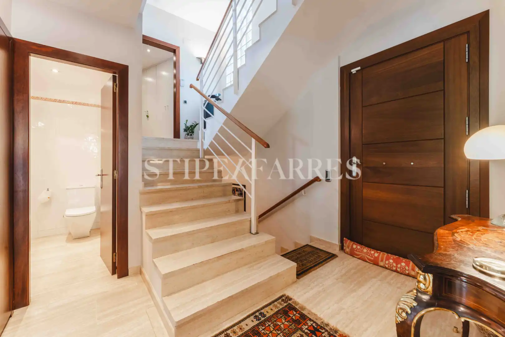 Haus oder Chalet zum Verkauf in Barcelona mit Klimaanlage, Heizung und Privatgarten