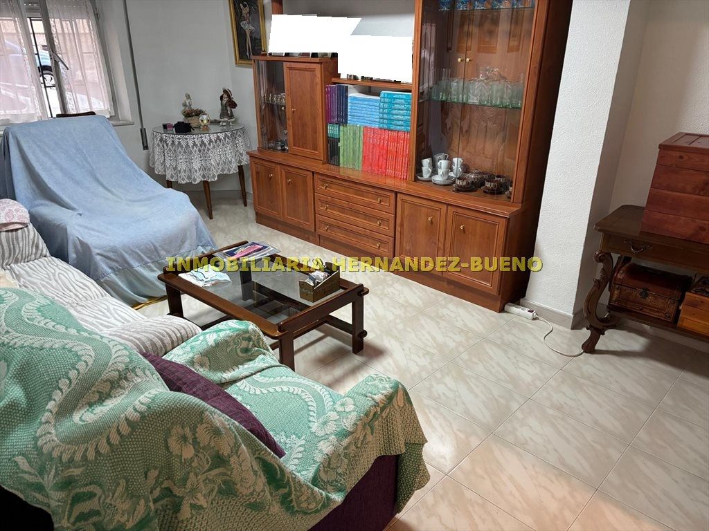 Living room of Flat for sale in Salamanca Capital  with Heating, Terrace and Furnished