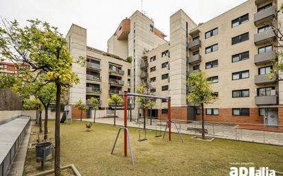 Exterior view of Flat for sale in Sabadell  with Air Conditioner and Balcony