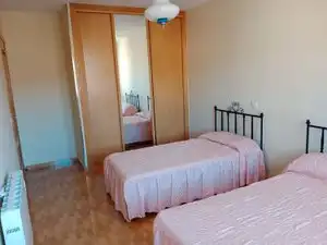 Habitación de Casa o chalet en venta en Escalona con Calefacción, Terraza y Trastero