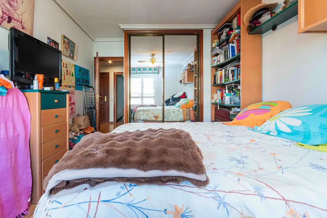 Bedroom of Flat for sale in Madrid  with Air Conditioner, Heating and Storage room