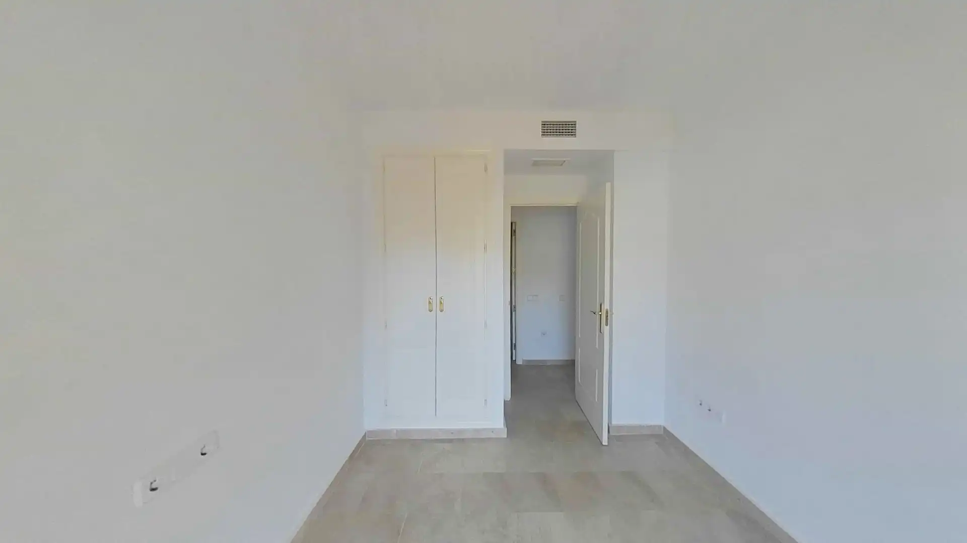 Schlafzimmer von Wohnungen zum Verkauf in Manilva mit Abstellraum und Schwimmbad