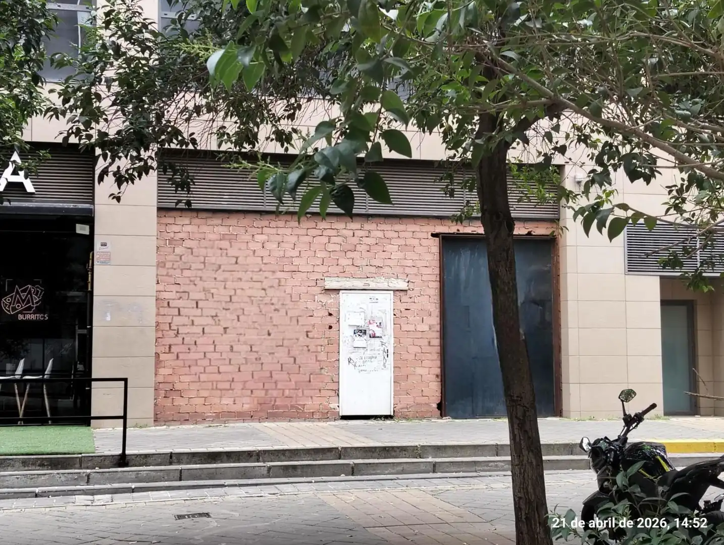Vista exterior de Local en venta en Sevilla