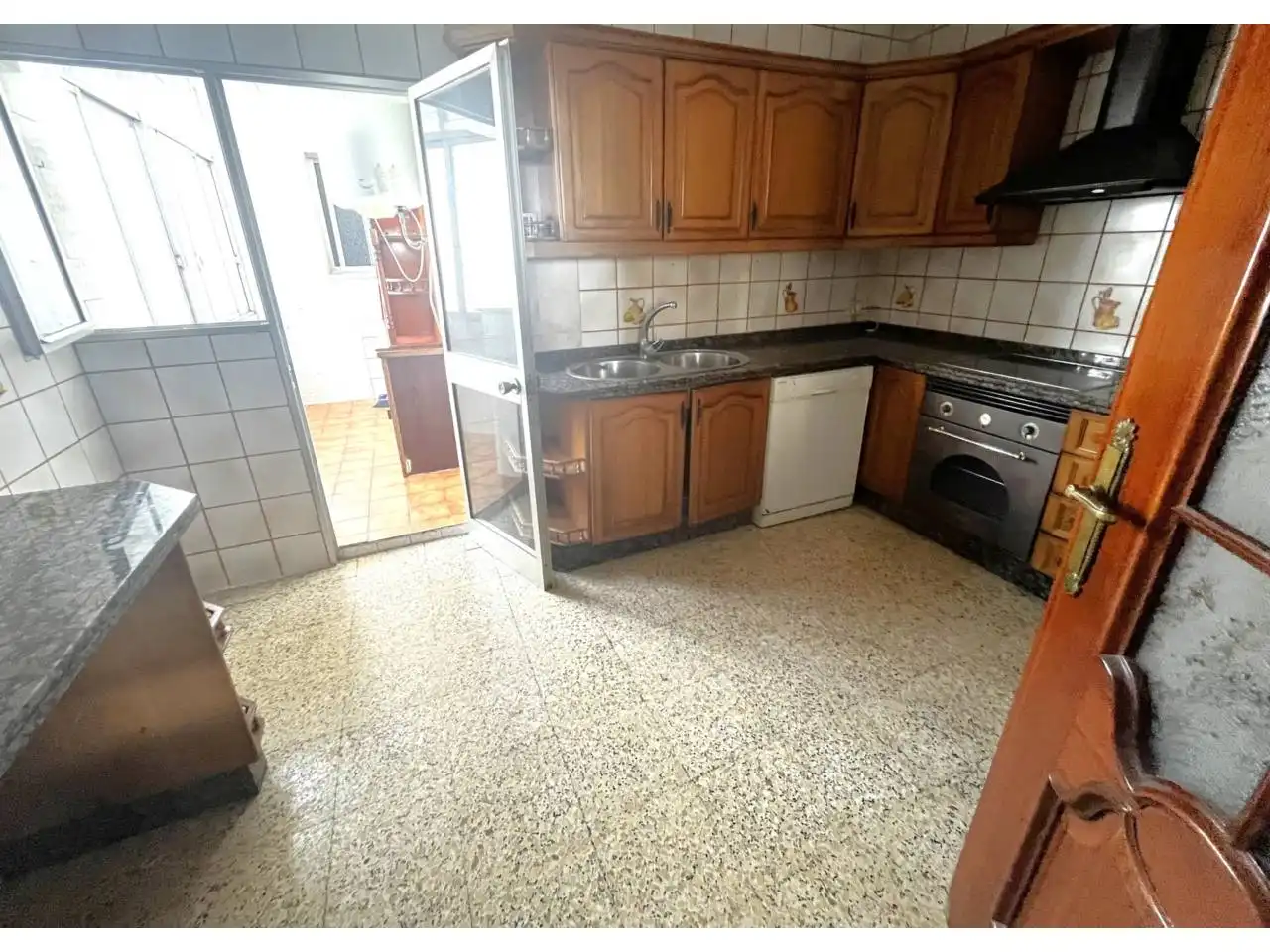 Küche von Dachboden zum Verkauf in Huelva mit Terrasse und Abstellraum