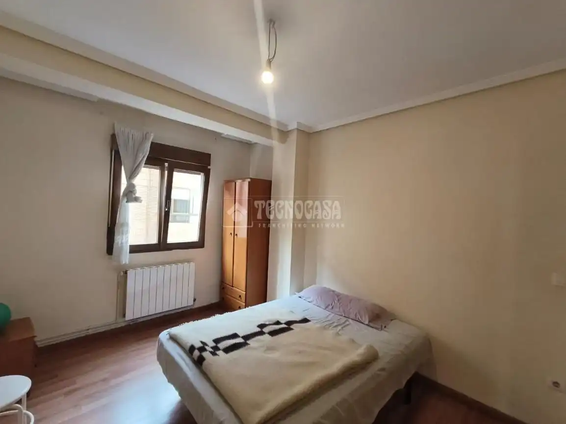 Schlafzimmer von Wohnung zum Verkauf in Palencia mit Heizung, Parkett und Abstellraum