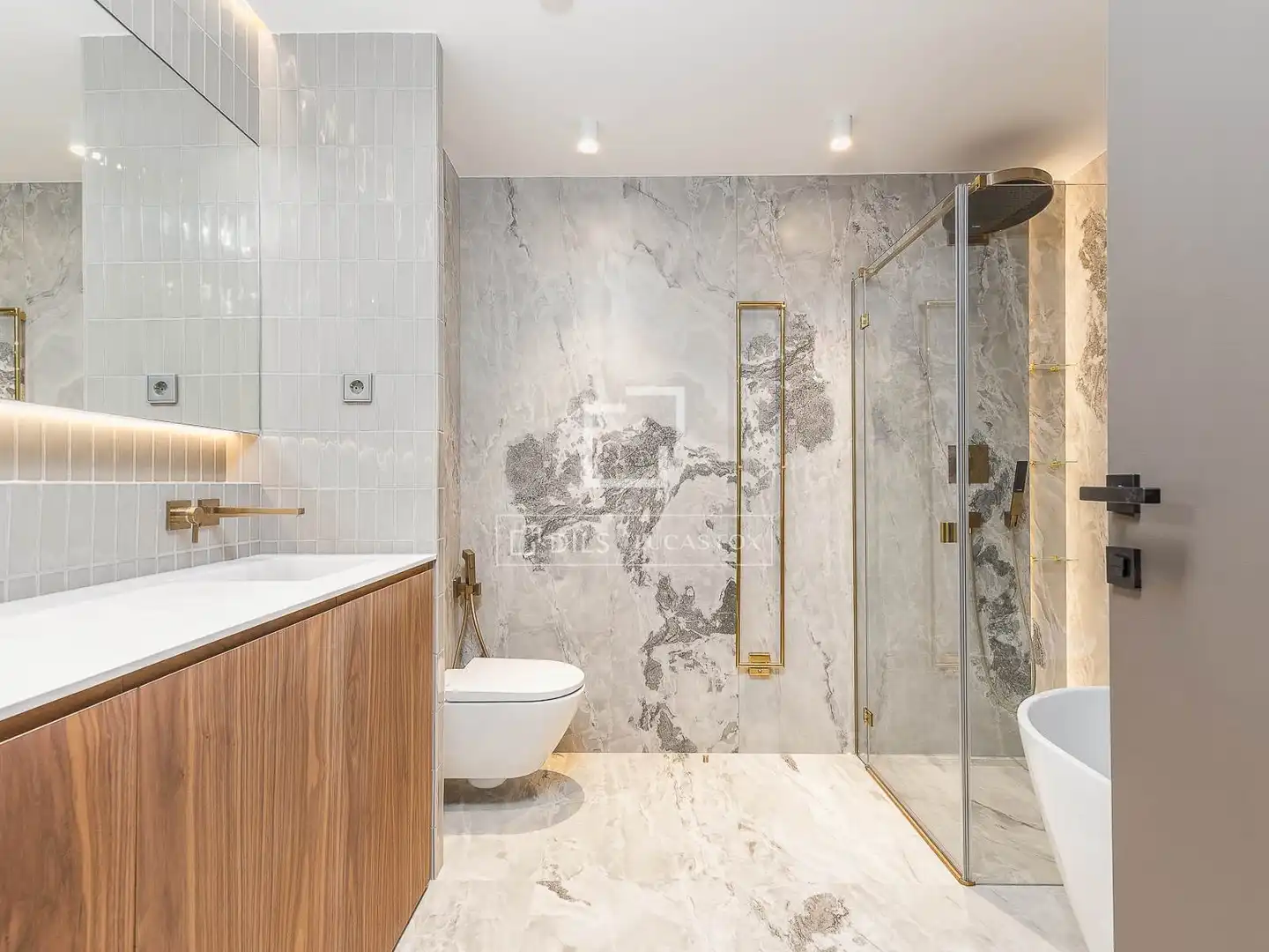 Baño de Piso en venta en Barcelona con Aire acondicionado, Calefacción y Terraza