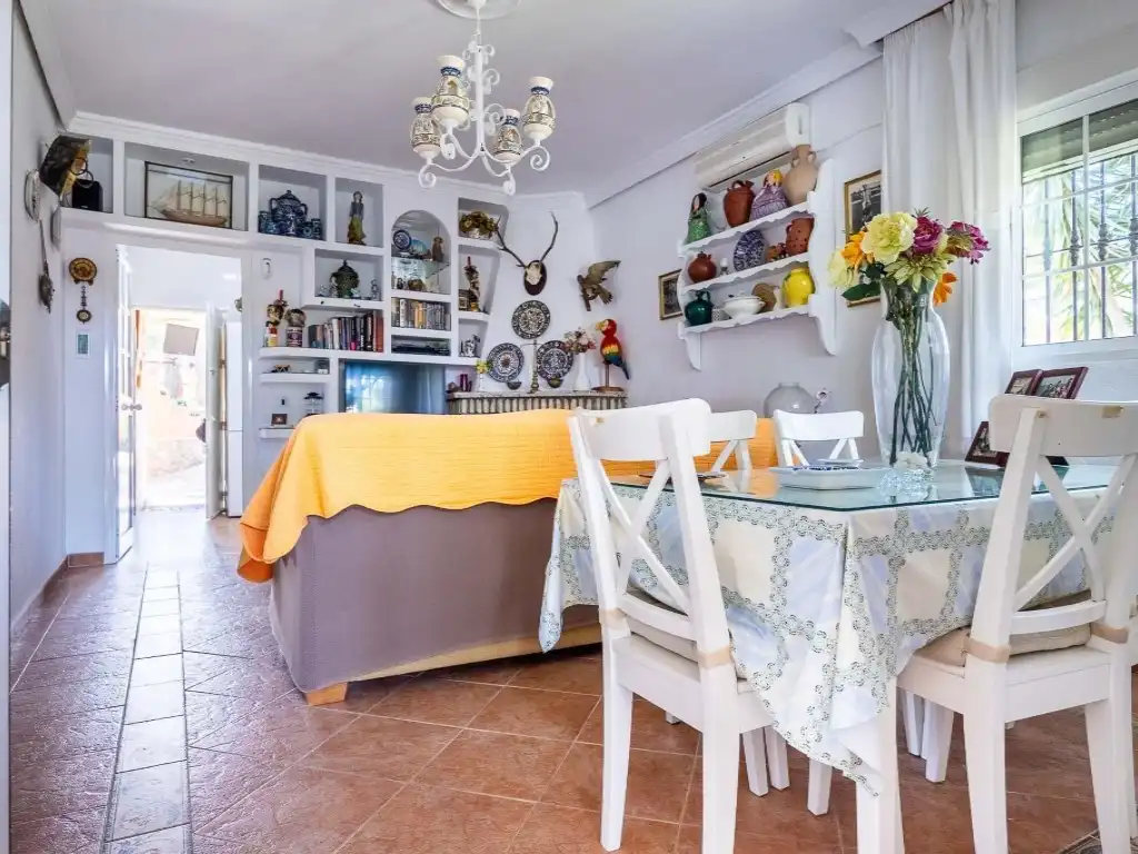 Menjador de Casa o xalet en venda en Chiclana de la Frontera amb Aire condicionat, Calefacció i Jardí privat